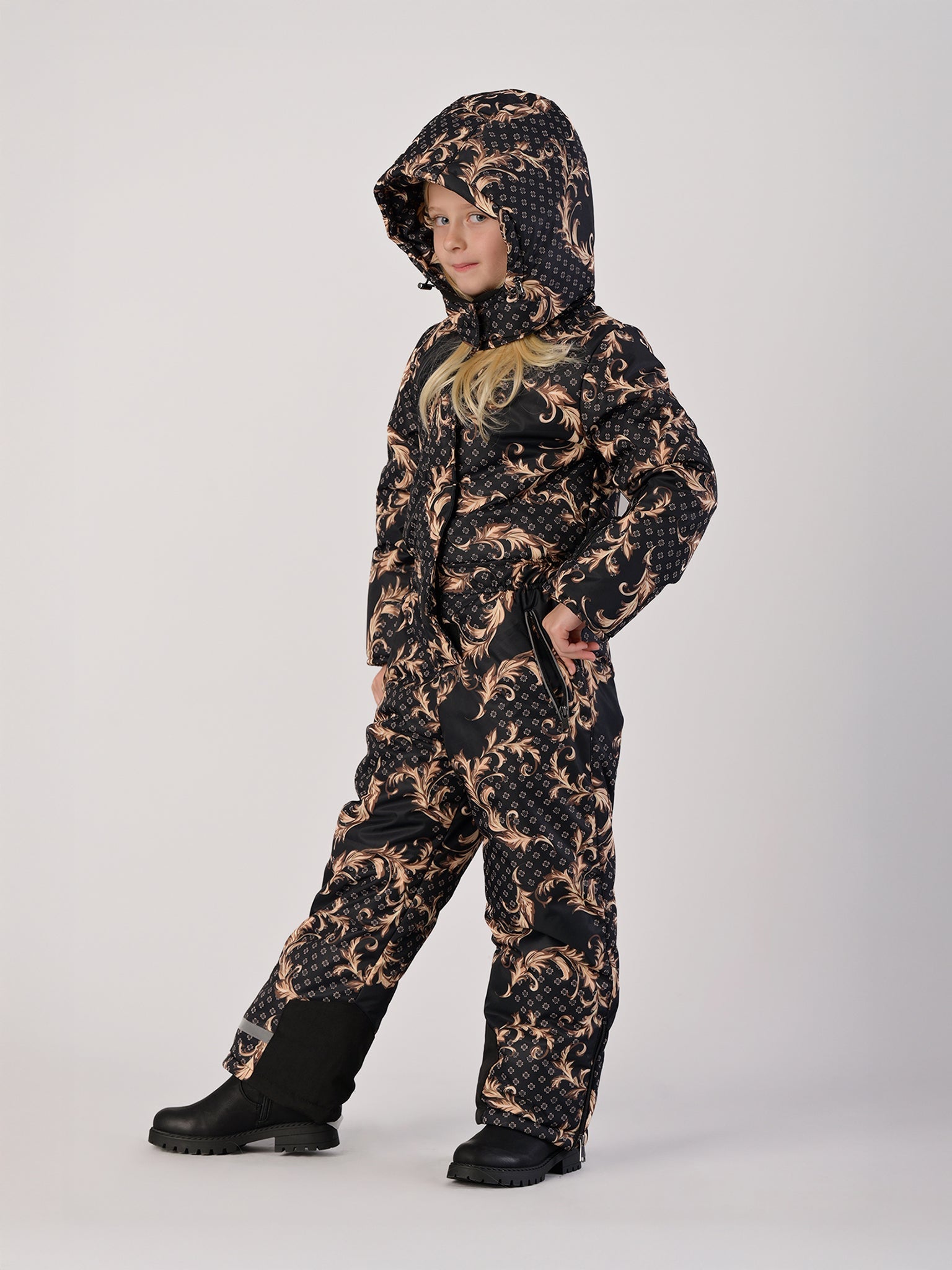 Girls’ Winter Snowsuit – Warmth, Style, and Freedom of Movement