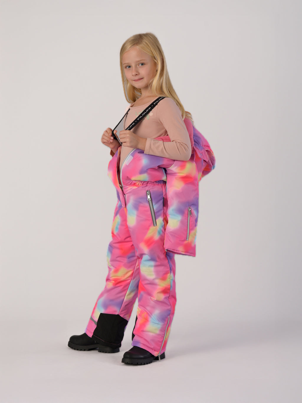 Luxury kids’ snowsuit with pastel watercolor print, waterproof and breathable, Sorona® eco insulation, Oeko-Tex certified, handcrafted in Europe for warmth down to −25°C.